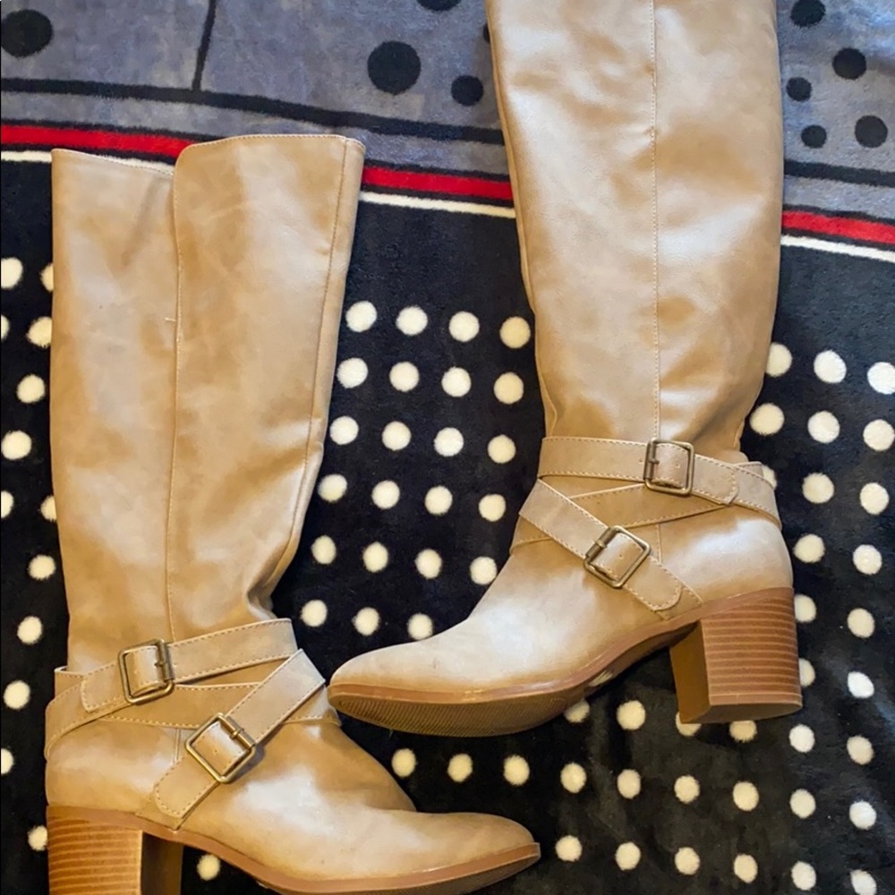 Charlotte Russe size 7 boots